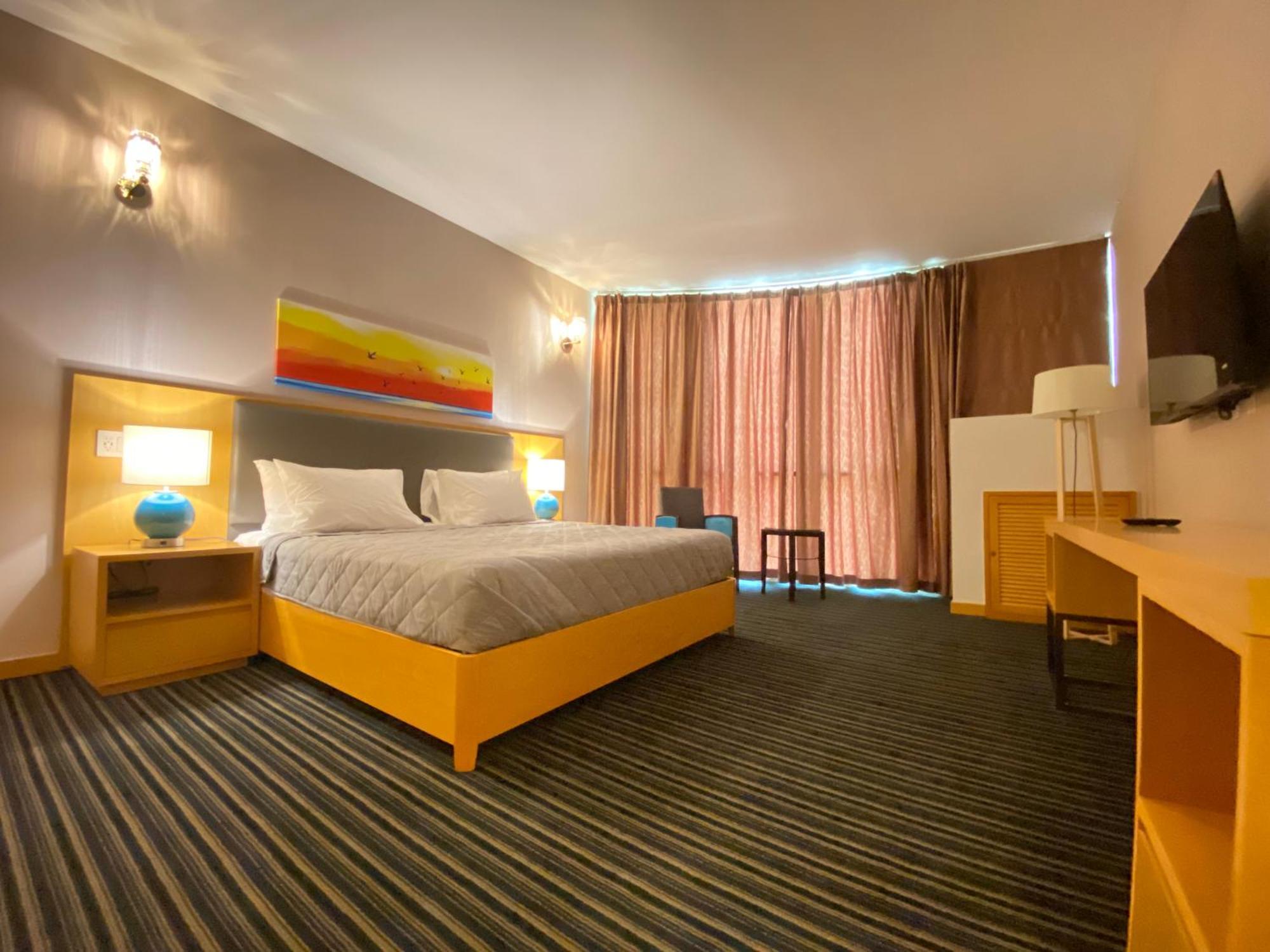 Galaxy Hotel Сент-Питерсберг Экстерьер фото